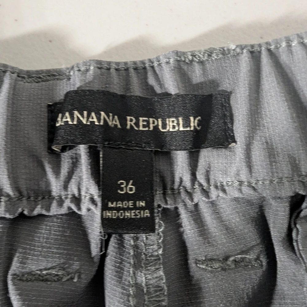 Banana Republic Gray Performance Shorts Men’s Size 36 Lightweight Casual Golf